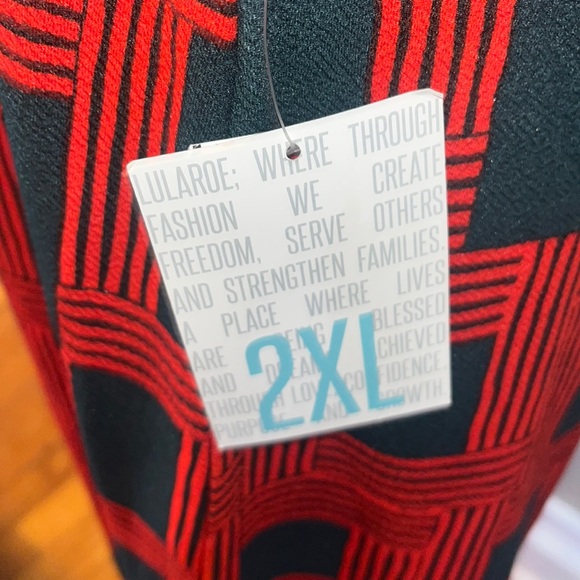 NWT LulaRoo Cassie pencil skirt in red and black. So cute Size XXL - Picture 2 of 4